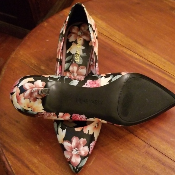 Nine West size 6m pumps - Picture 3 of 7
